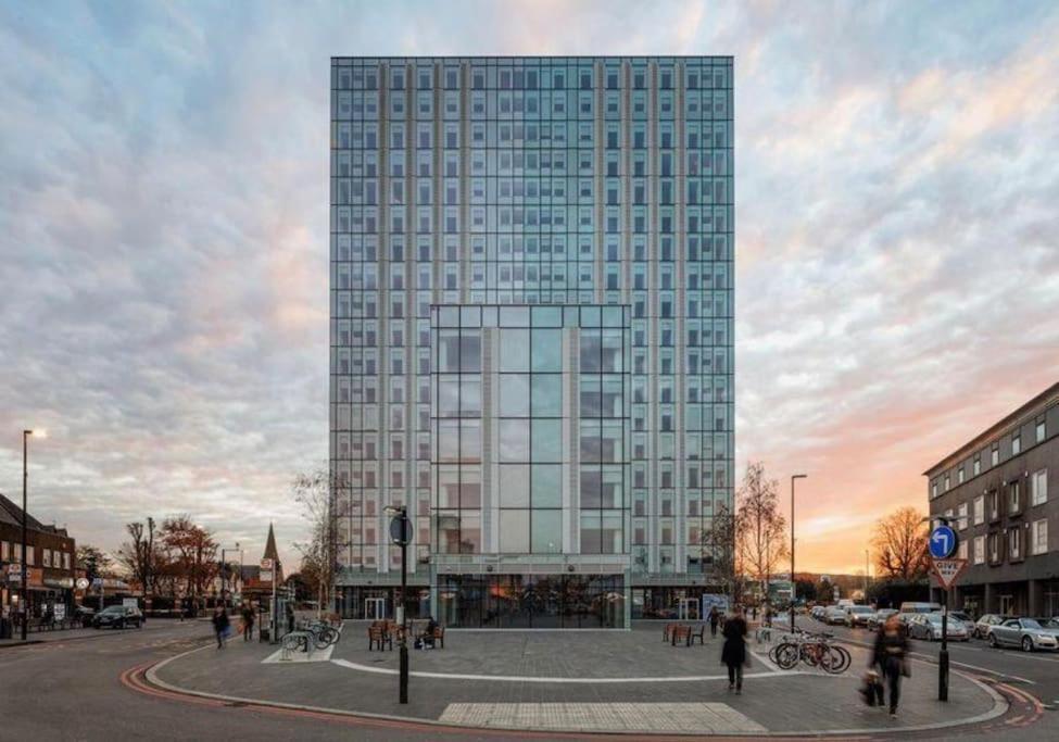 Sleep 7 20 Mins From London Waterloo Bp8 아파트 외부 사진