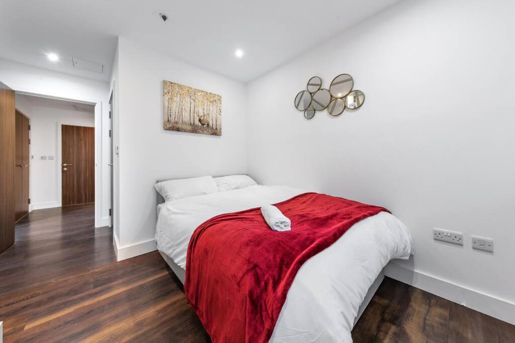 Sleep 7 20 Mins From London Waterloo Bp8 아파트 외부 사진